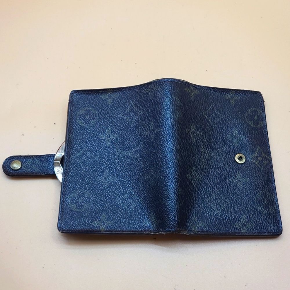 Authentic Louis Vuitton Monogram Wallet - Picture 3 of 9
